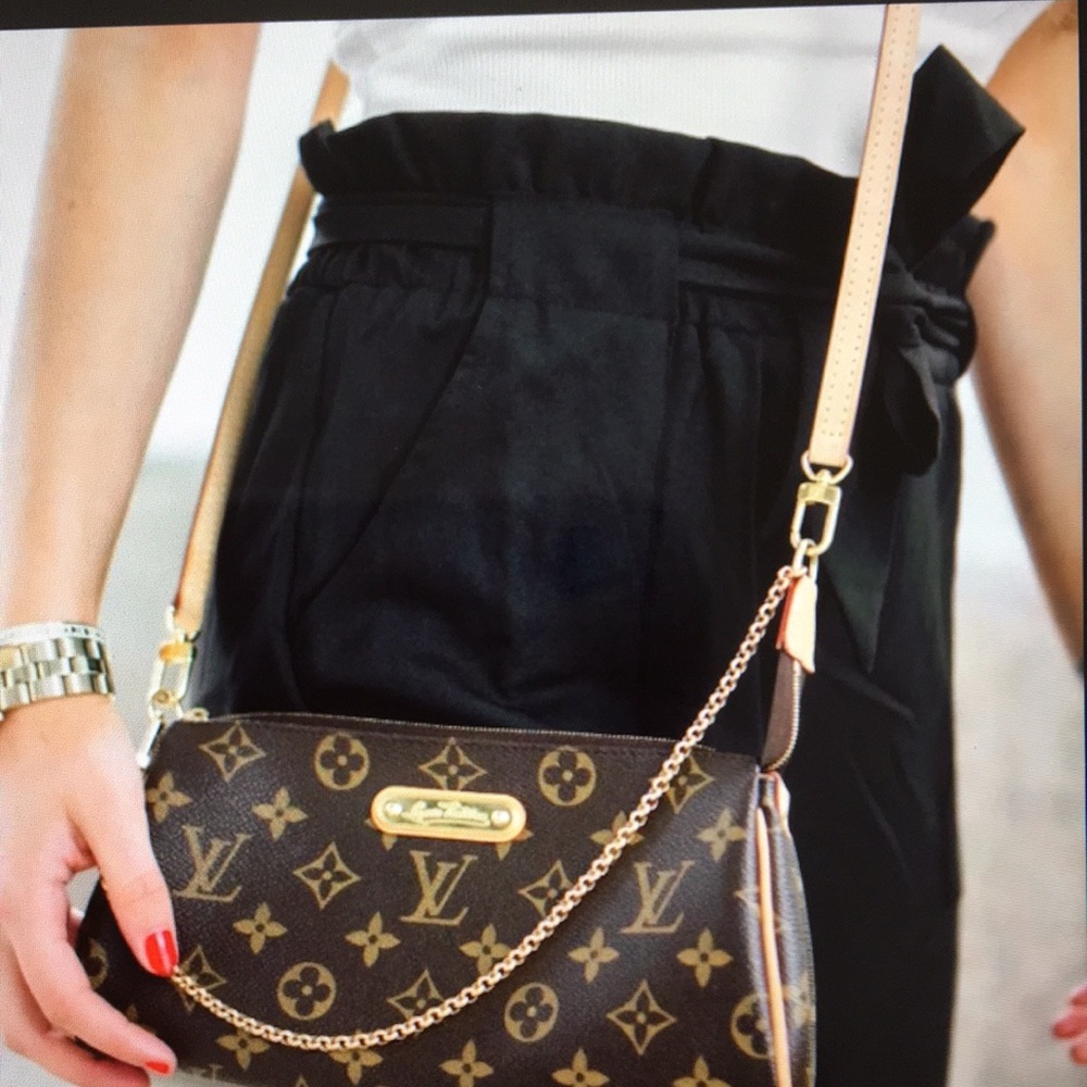 🌸🌸 RETIRED🌸🌸 Louis Vuitton Eva Crossbody